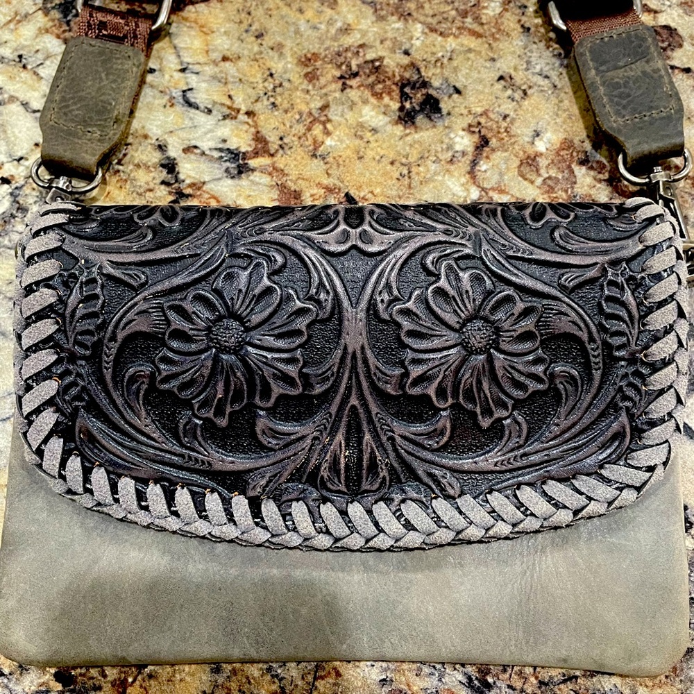 Montana West clutch/ crossbody